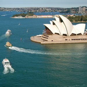 Вид на Сиднейский оперный театр